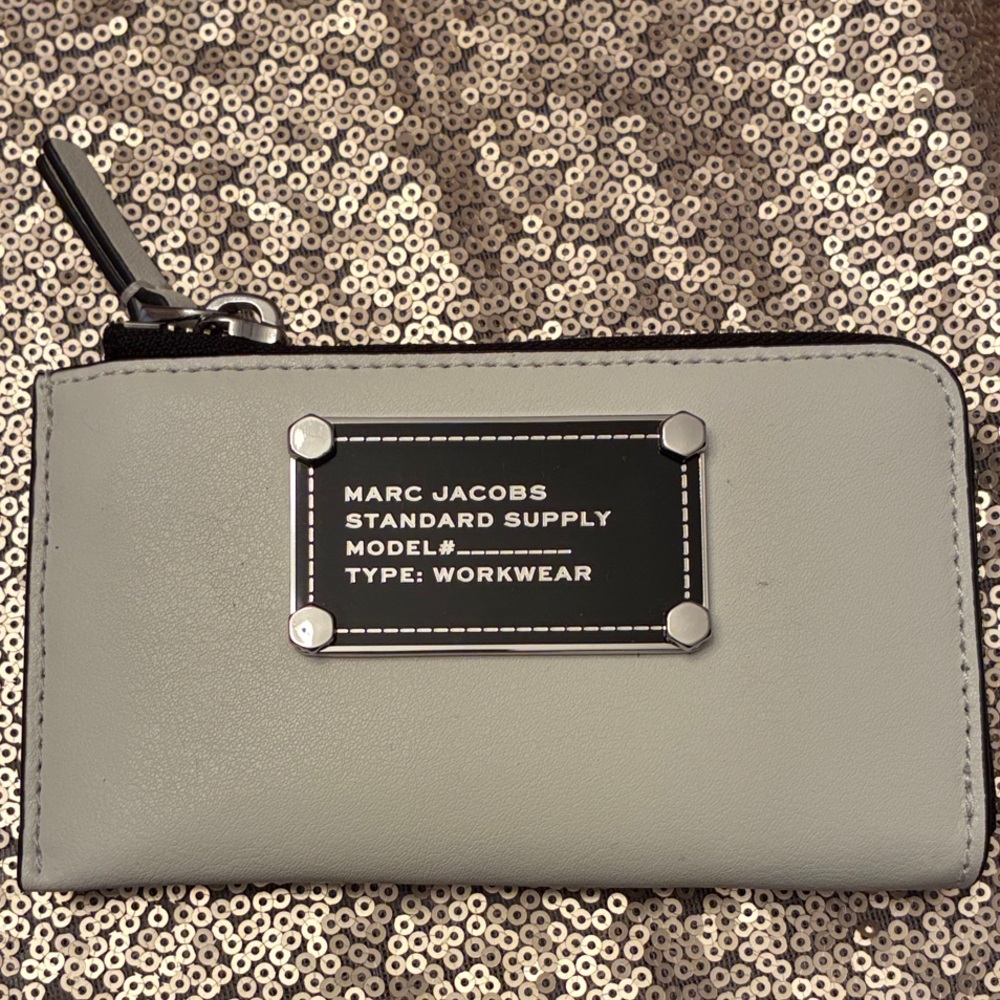 Marc Jacobs Light Gray Zip Wallet with Black Plaque